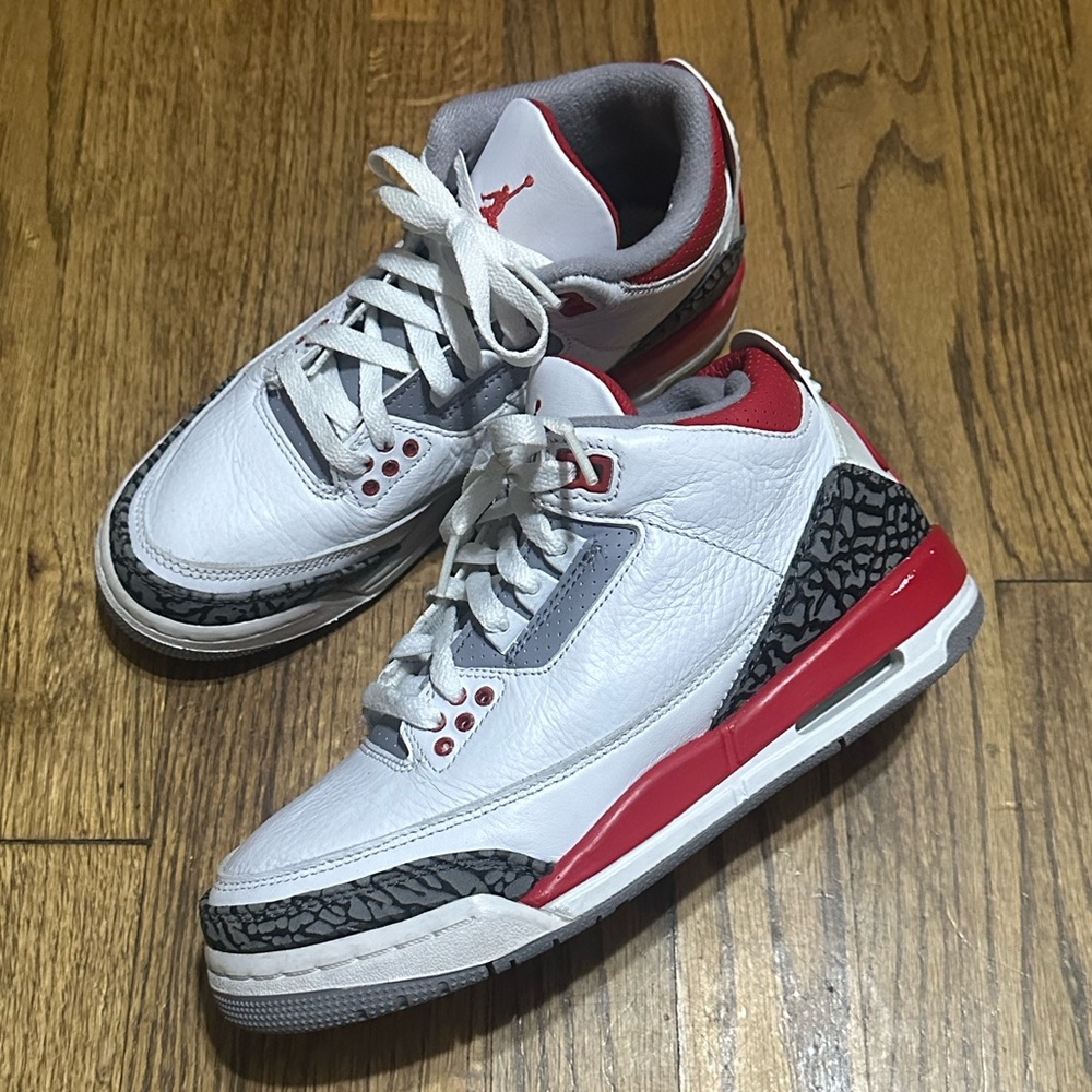 Air Jordan 3 Retro Fire Red Smeakers